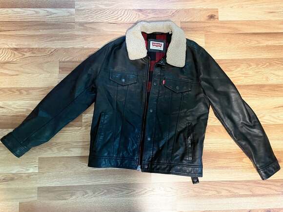 Levi's Jackets & Blazers - Levi's Faux Leather Sherpa Trucker Jacket Size S Black Buffalo Plaid
